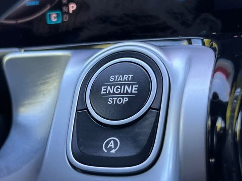 Used 2025 Mercedes-Benz GLB 250 image 24