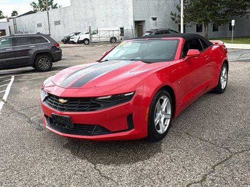 Used 2019 Chevrolet Camaro LT image 32