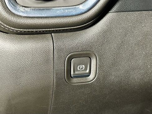 Used 2022 Chevrolet Silverado 1500 RST image 11