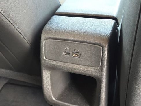 Used 2024 Chevrolet Trax LT w/ LT Convenience Package FWD image 16