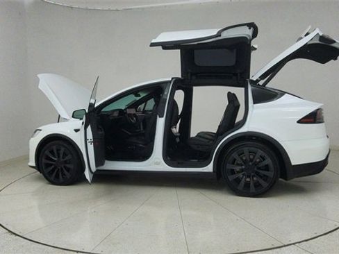 Used 2022 Tesla Model X image 71
