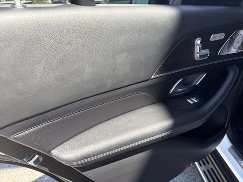 Used 2022 Mercedes-Benz GLS 450 4MATIC image 11
