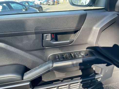 Used 2025 Toyota 4Runner SR5 image 17