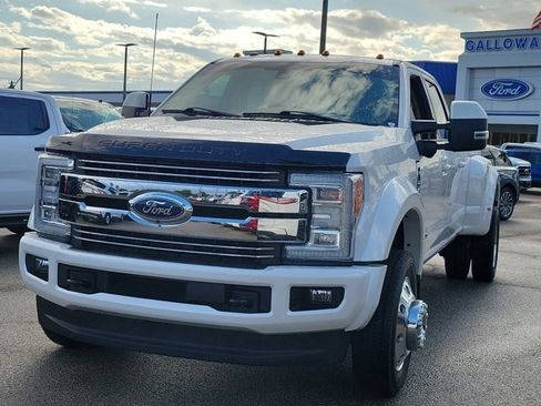 Certified 2017 Ford F450 Lariat w/ Lariat Ultimate Package image 3