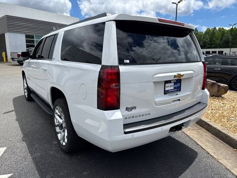 Used 2020 Chevrolet Suburban LT RWD image 5
