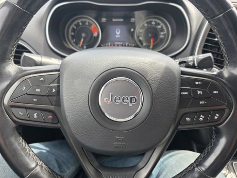 Used 2020 Jeep Cherokee Trailhawk AWD/4WD image 13