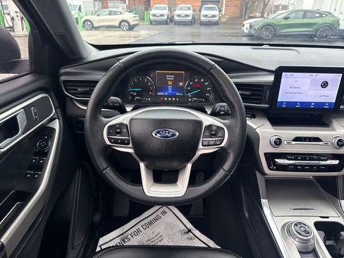 Used 2023 Ford Explorer XLT w/ Equipment Group 202A AWD/4WD image 20