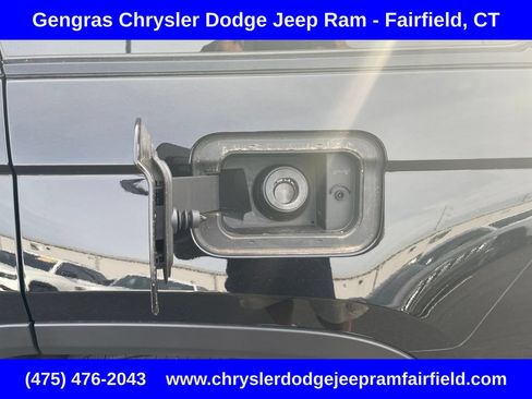 Used 2023 Jeep Grand Cherokee Limited w/ Luxury Tech Group II AWD/4WD image 31
