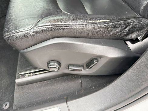 Used 2018 Volvo XC90 T8 Momentum w/ Convenience Package image 14