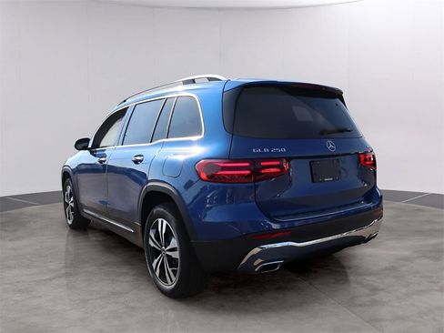 New 2026 Mercedes-Benz GLB 250 4MATIC image 5