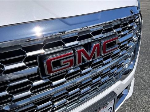 Used 2024 GMC Terrain Denali w/ Denali Premium Package AWD/4WD image 30