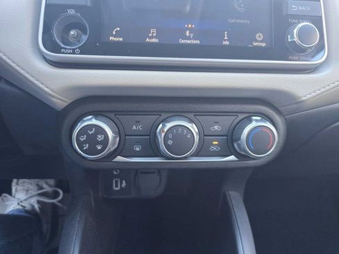 Used 2021 Nissan Versa SV image 23