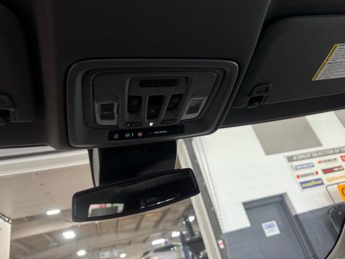 New 2026 GMC Sierra 1500 SLT image 23