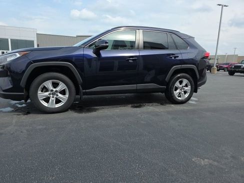 Used 2021 Toyota RAV4 XLE w/ Convenience Package image 19