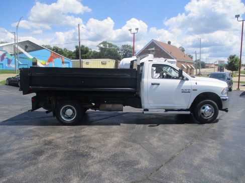 Used 2017 RAM 3500 Tradesman w/ Chrome Appearance Group AWD/4WD image 6