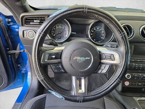 Used 2017 Ford Mustang Coupe RWD image 14