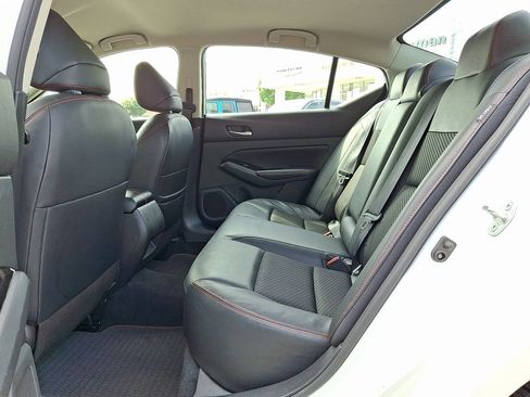 Used 2024 Nissan Altima 2.5 SR FWD image 10