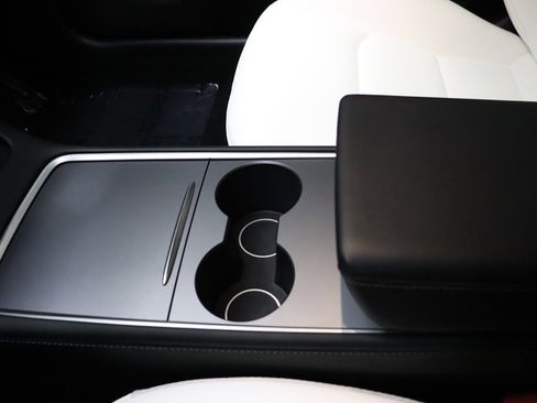 Used 2022 Tesla Model 3 Long Range image 41