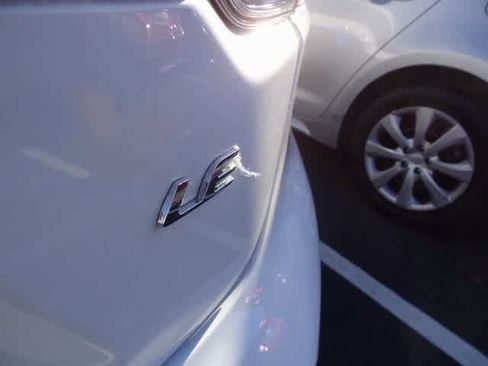 Used 2025 Toyota Corolla SE image 8