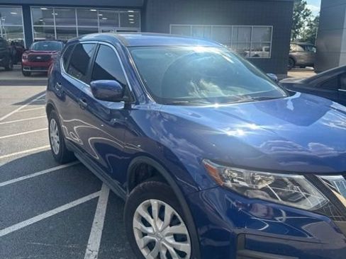 Used 2018 Nissan Rogue S AWD/4WD image 1