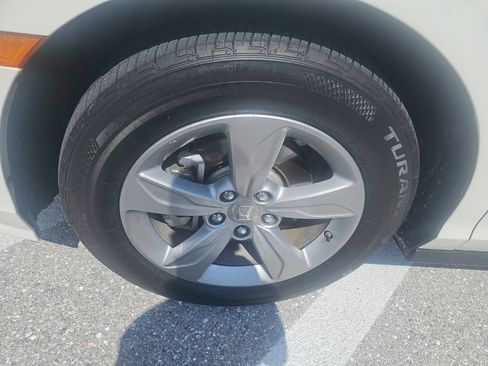 Used 2019 Honda Odyssey EX-L image 11