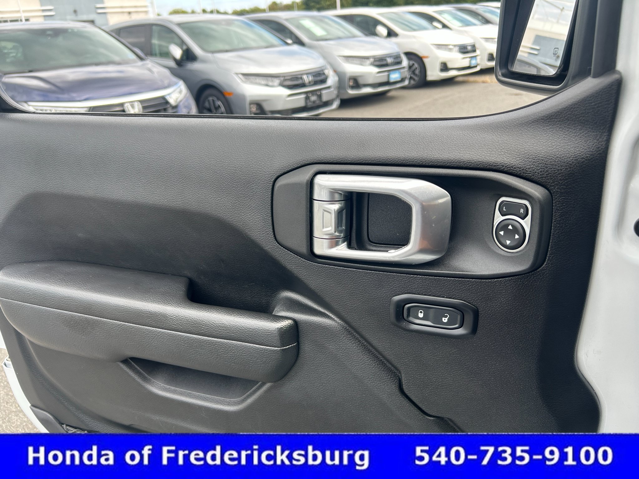Used 2023 Jeep Gladiator Sport AWD/4WD image 26