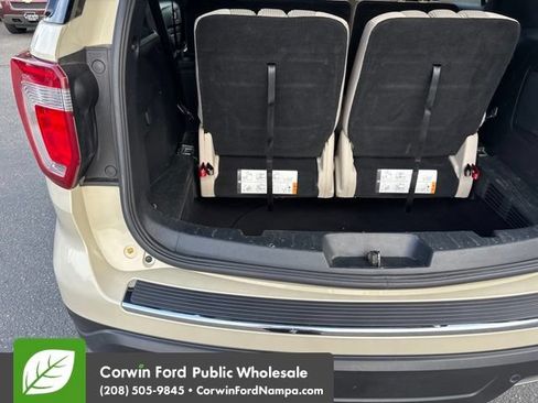 Used 2018 Ford Explorer XLT w/ Equipment Group 201A AWD/4WD image 29