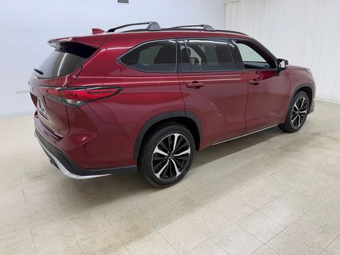 Used 2022 Toyota Highlander XSE AWD/4WD image 7