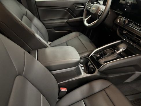 Used 2024 Chevrolet Colorado LT w/ LT Convenience Package III image 20