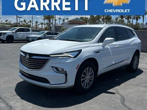 Used 2023 Buick Enclave Essence FWD image 1