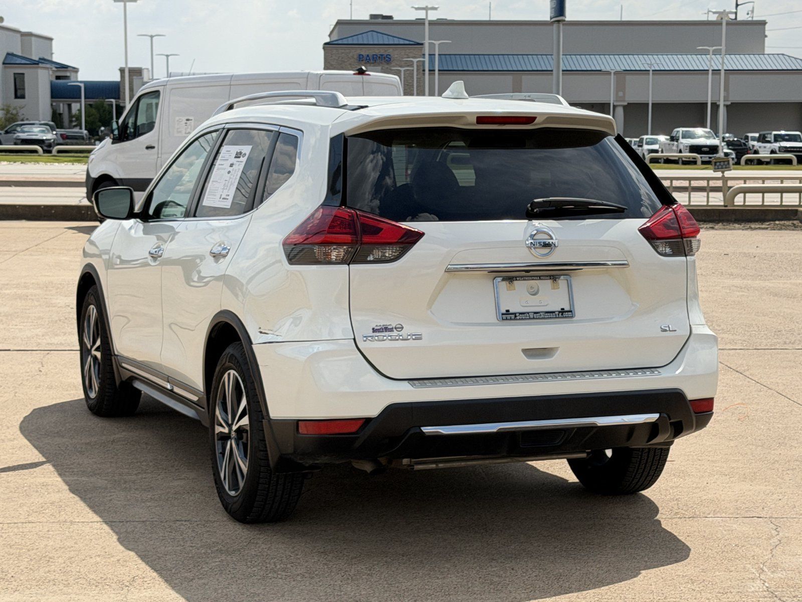 Used 2017 Nissan Rogue SL w/ SL Premium Package FWD image 6