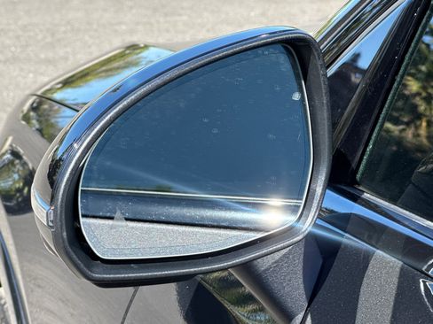 Used 2024 Mercedes-Benz GLC 300 4MATIC image 57