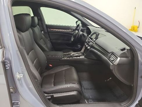 Used 2022 Honda Accord Sport image 8