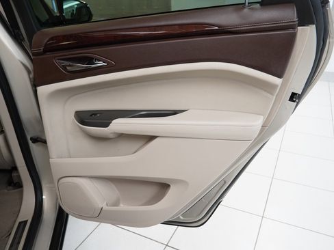 Used 2012 Cadillac SRX Luxury image 27