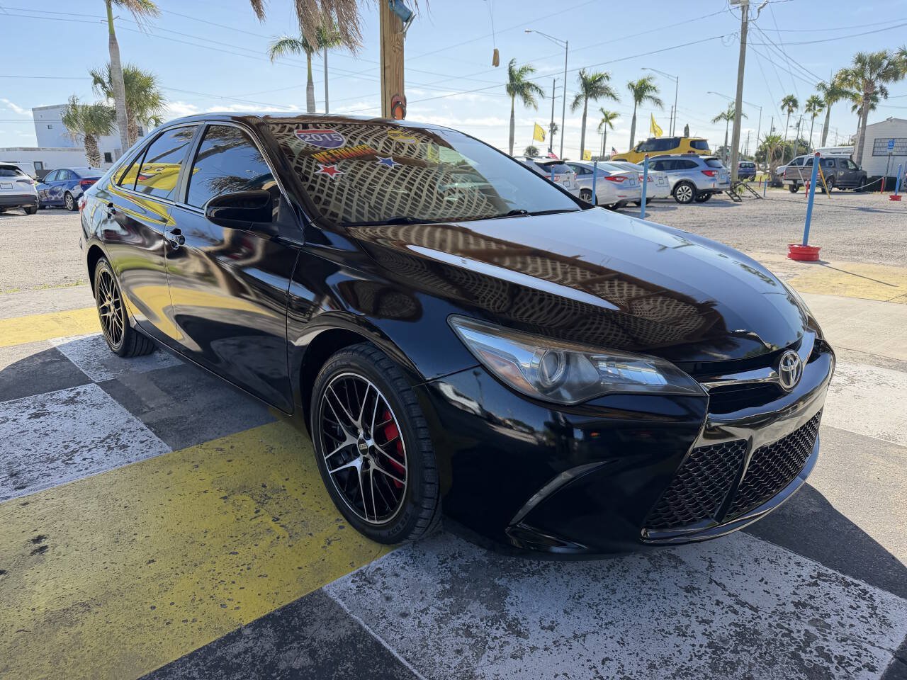 Used 2015 Toyota Camry SE FWD image 3