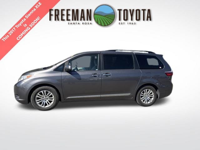 Used 2017 Toyota Sienna XLE w/ XLE Navigation Package FWD image 1