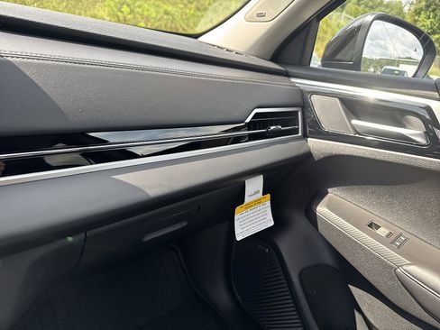 New 2025 Mitsubishi Outlander SE image 26