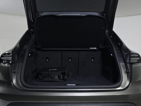 Certified 2025 Porsche Macan 4 Electric image 28