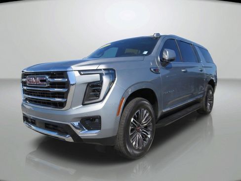 Used 2025 GMC Yukon XL Elevation w/ Technology Package AWD/4WD image 4