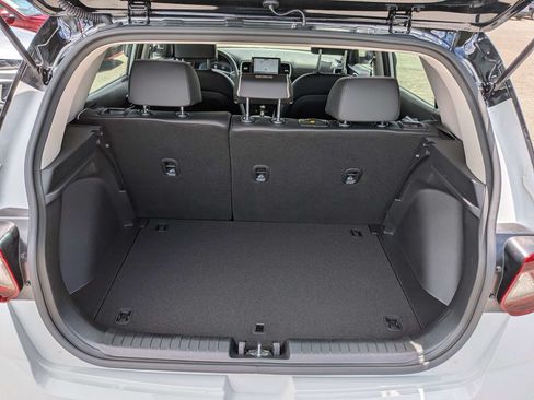 Certified 2024 Hyundai Venue Limited FWD image 13