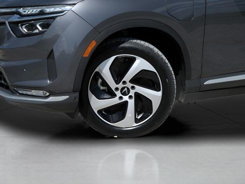 New 2025 VinFast VF 8 Eco AWD/4WD image 30