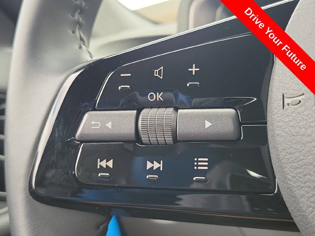 Used 2023 Nissan Z w/ Floor Mat Package (L93) RWD image 5