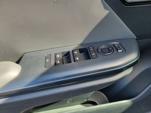 Used 2025 Kia K4 FWD image 12
