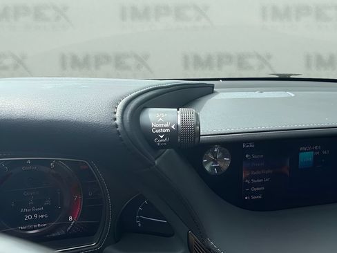 Used 2018 Lexus LS 500 w/ Interior Upgrade Package RWD image 25