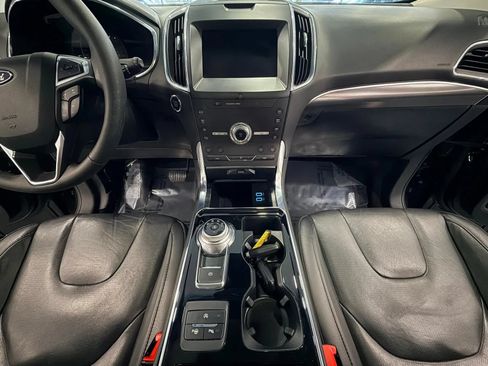 Used 2020 Ford Edge Titanium w/ Equipment Group 301A AWD/4WD image 24