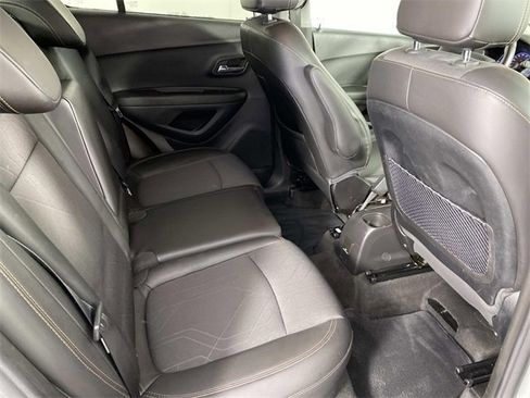 Used 2019 Chevrolet Trax LT w/ Redline Edition image 12