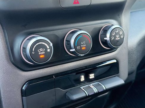 Used 2022 RAM 1500 Big Horn AWD/4WD image 15