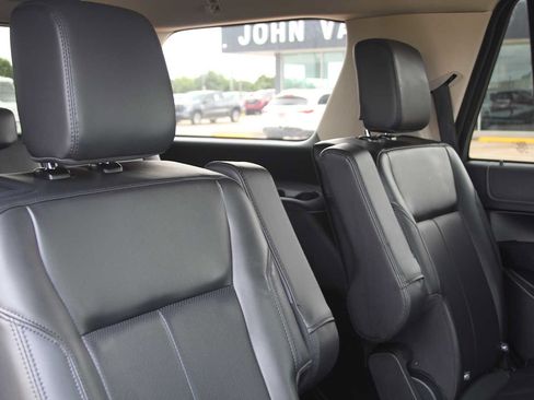 Used 2022 Ford Expedition XLT RWD image 22