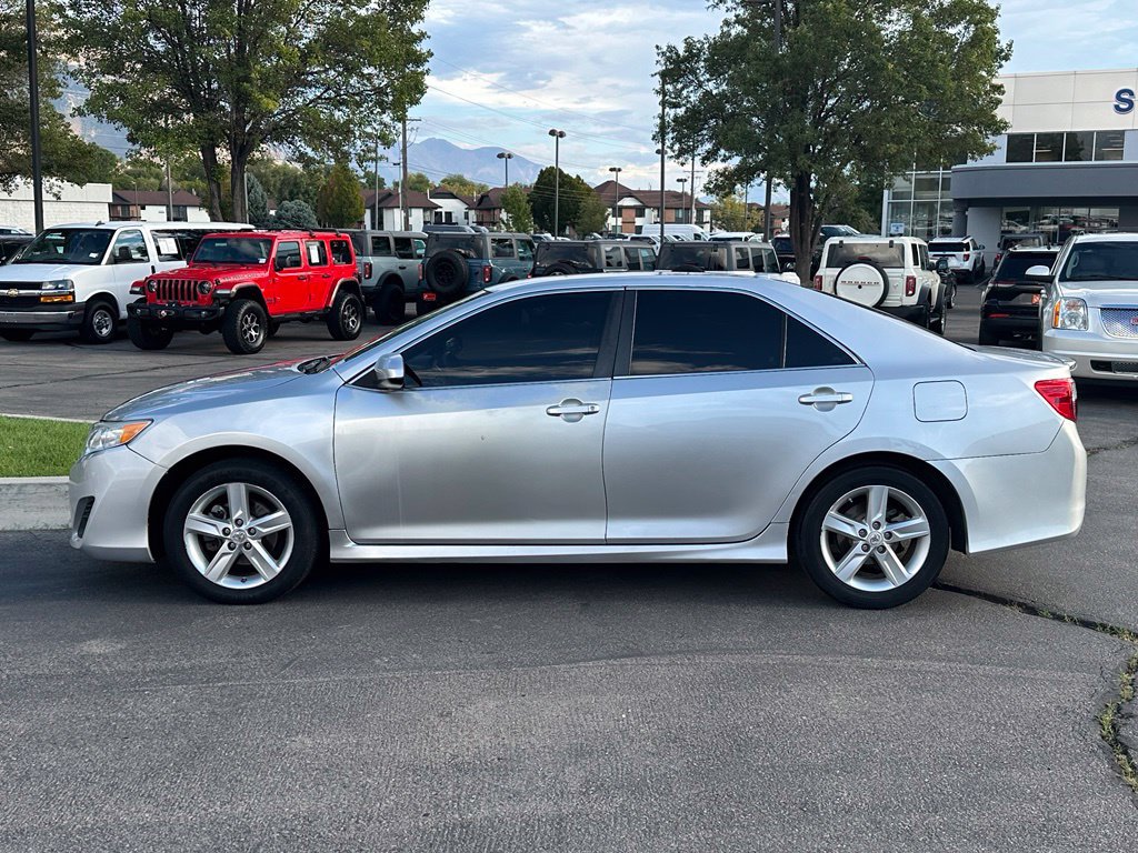 Used 2012 Toyota Camry SE FWD image 11