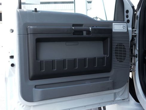 Used 2015 Ford F650 2WD Crew Cab Super Duty image 21